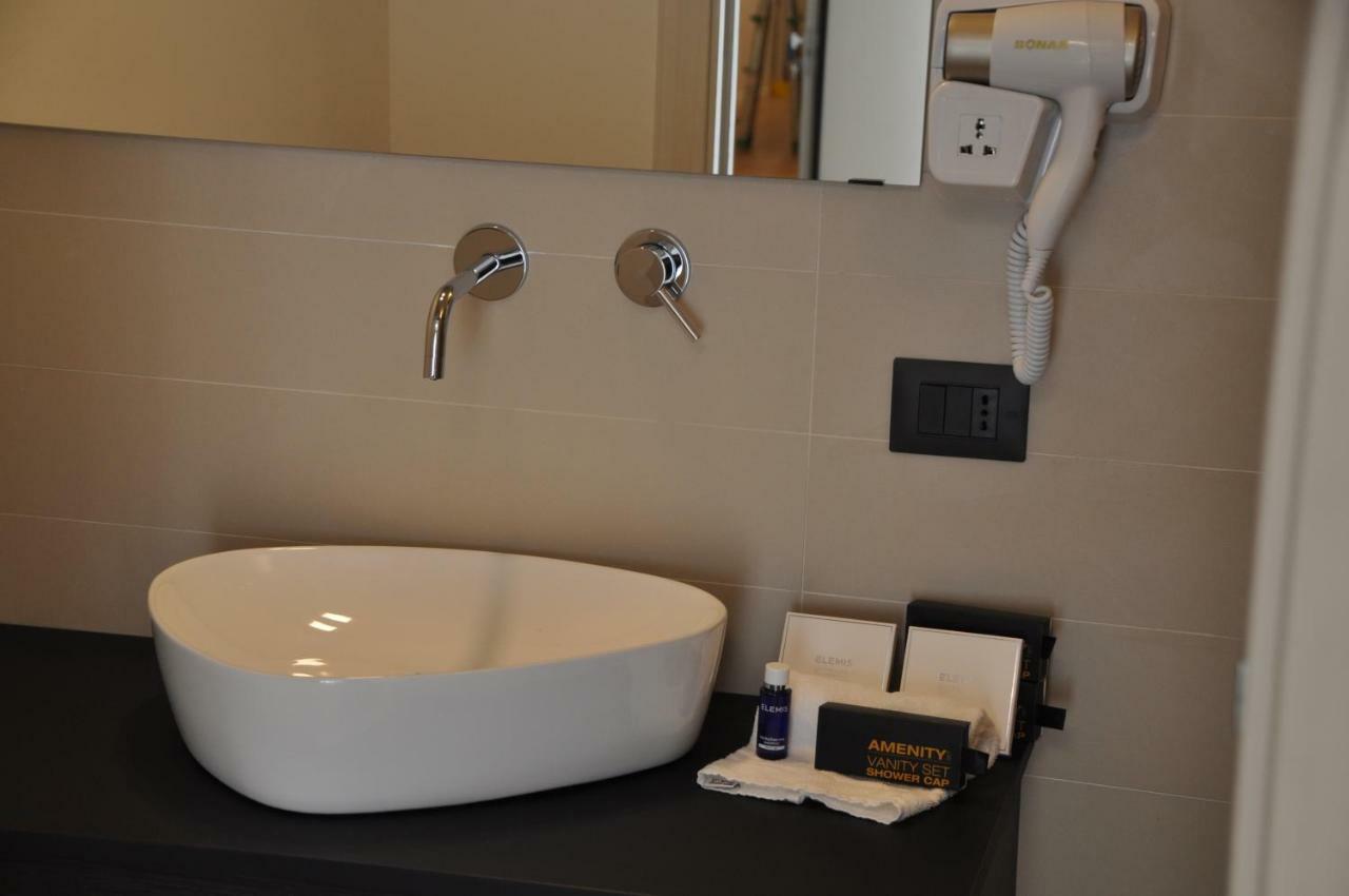 Eva Luxury Rooms กาญารี ภายนอก รูปภาพ