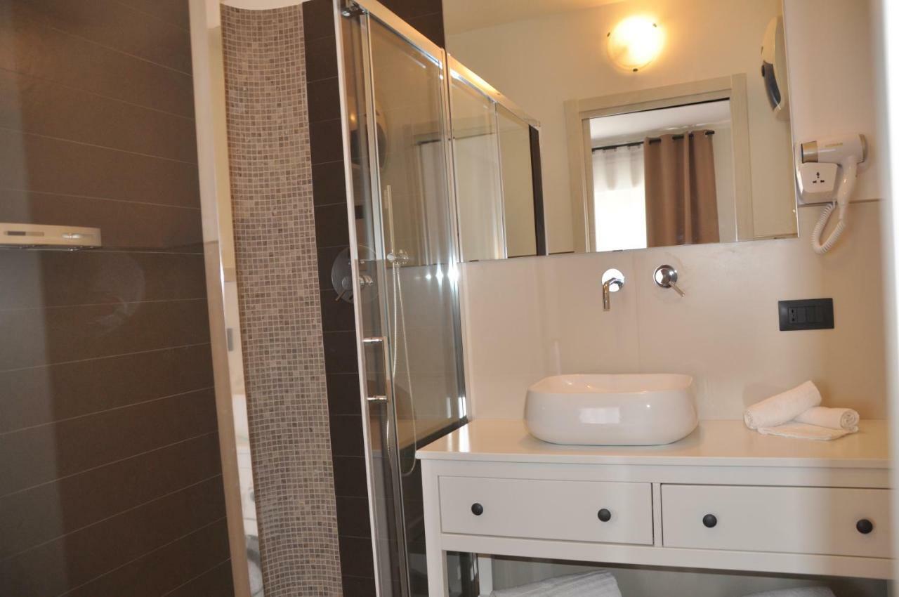 Eva Luxury Rooms กาญารี ภายนอก รูปภาพ